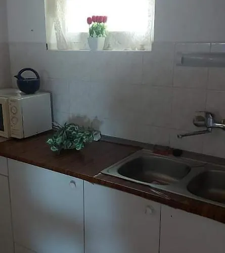 Badacsonyi Privat Berlemeny * בדקסוניטומאי